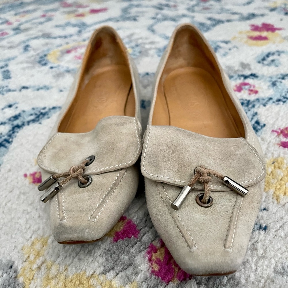 Tod’s cream beige suede flats - Picture 3 of 7